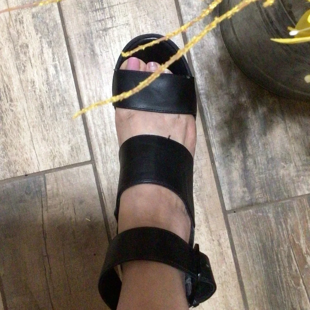 DIVIDED H & M WOMEN’S CHUNKY BLOCK HEEL SIZE 9